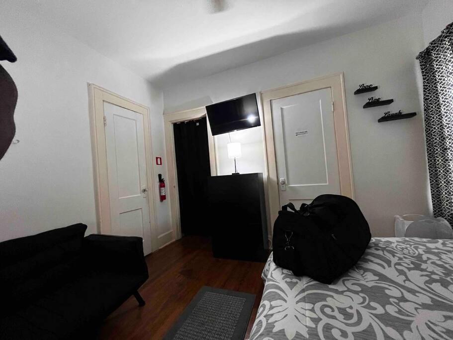 Comfortable 2-bdrm Spacious With Wifi & Patio * Indianápolis